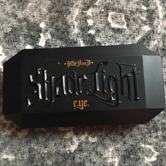 Kat Von D Other - Kat VonD mini Shade N Light palette Kat Von D Other - Kat VonD mini Shade N Light palette
